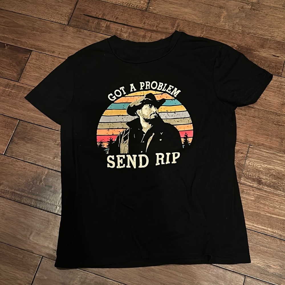 Yellowstone Rip Wheeler tee - Black - size Small/Medium
